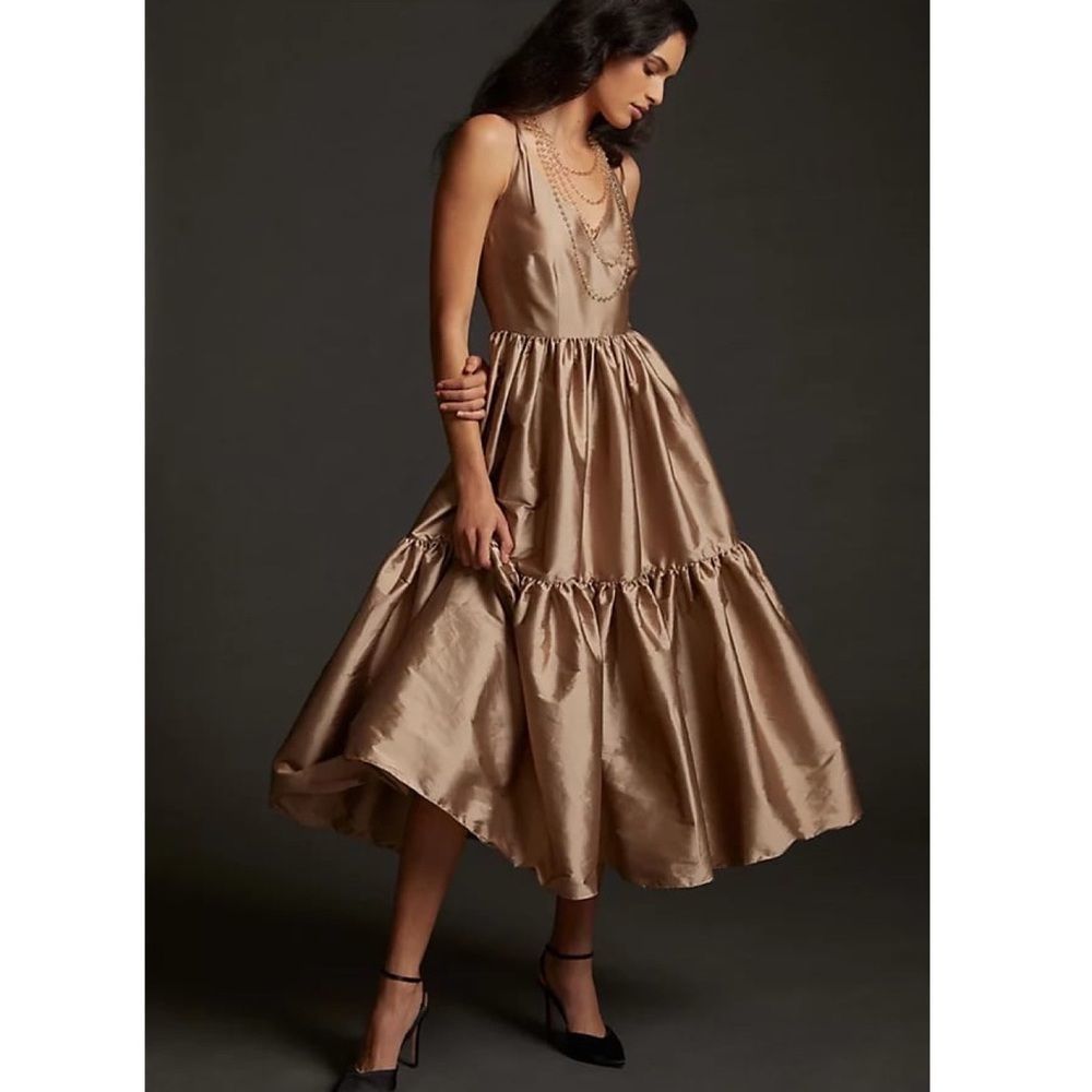 New Bloni Tiered V-Neck Maxi Dress